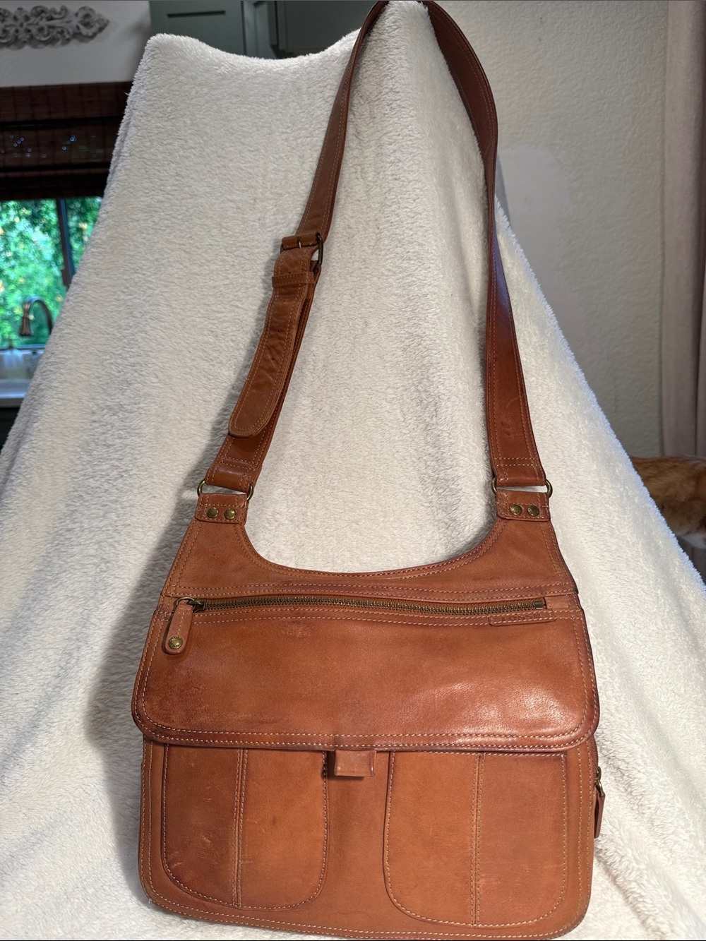 Vintage Fossil Tan Leather Women's Crossbody Messenger Bag